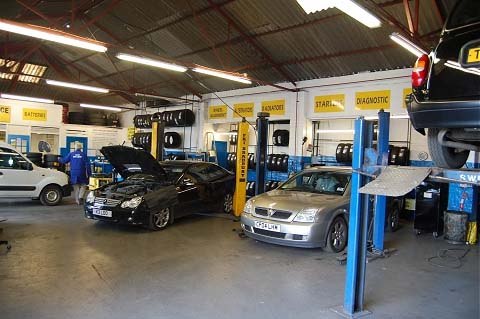 Our Glasgow Mini diagnositc and service centre. Maintenance and safety checks are provided with each diagnostic test.